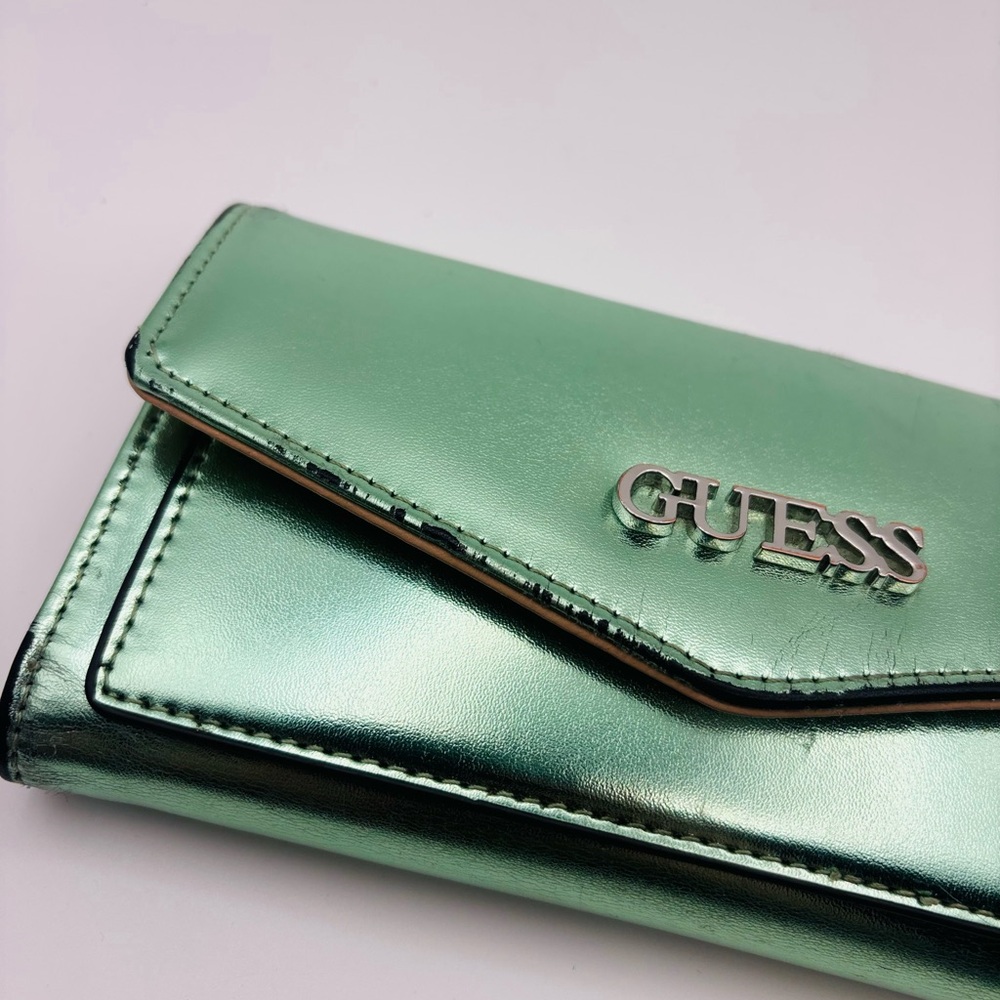 GUESS Metallic Green Wallet–As Is-stored, not heavily used”+guess card in place - Picture 5 of 9